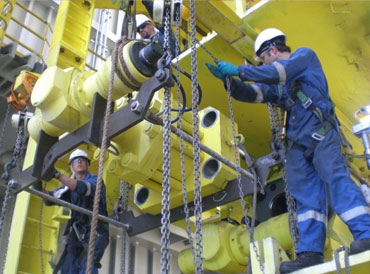 Subsea engineer on offshore rig